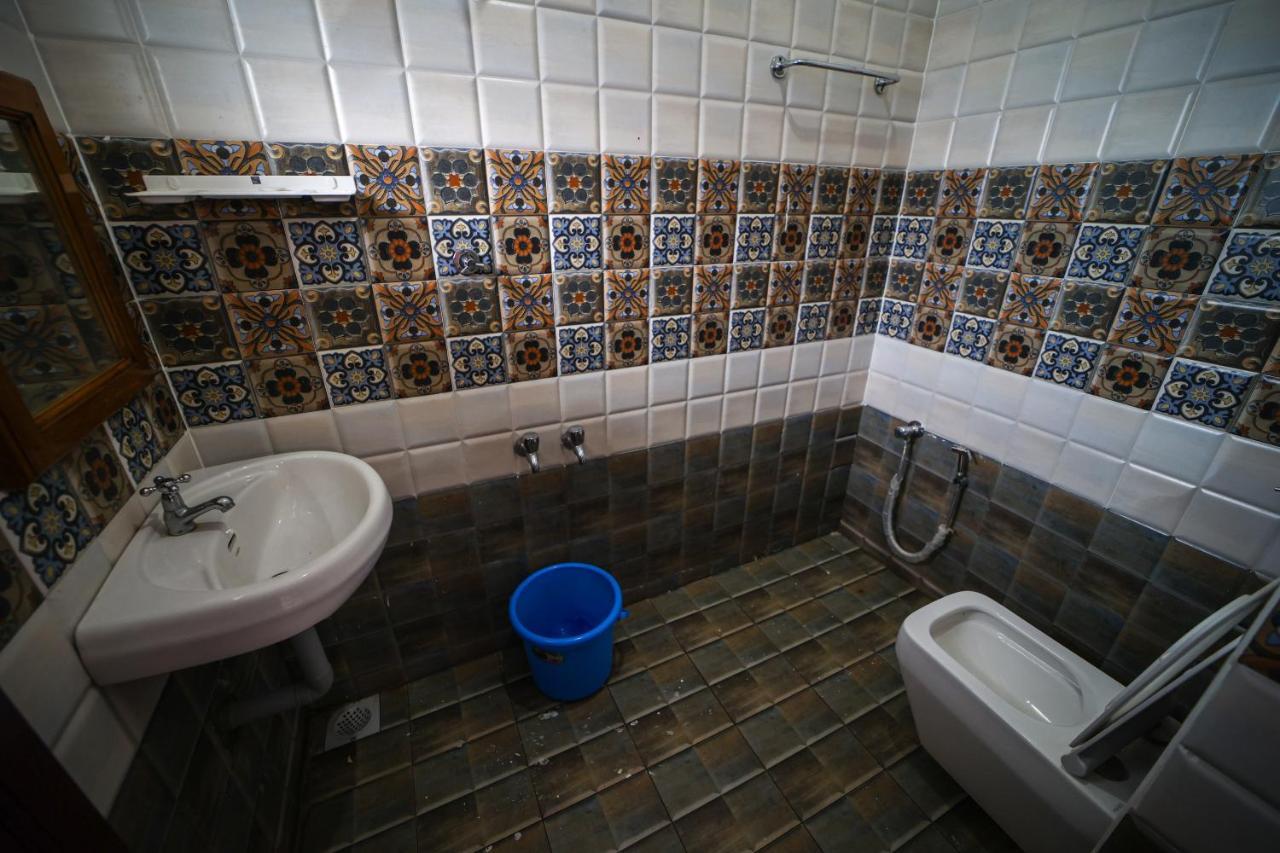 The Pothigai Palace Hotel Kuttalam  Ngoại thất bức ảnh