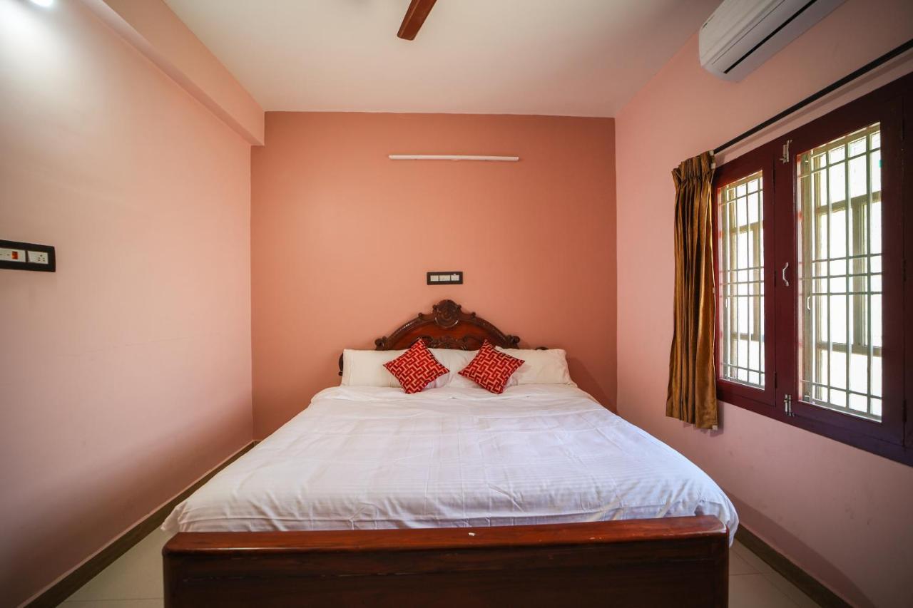 The Pothigai Palace Hotel Kuttalam  Ngoại thất bức ảnh