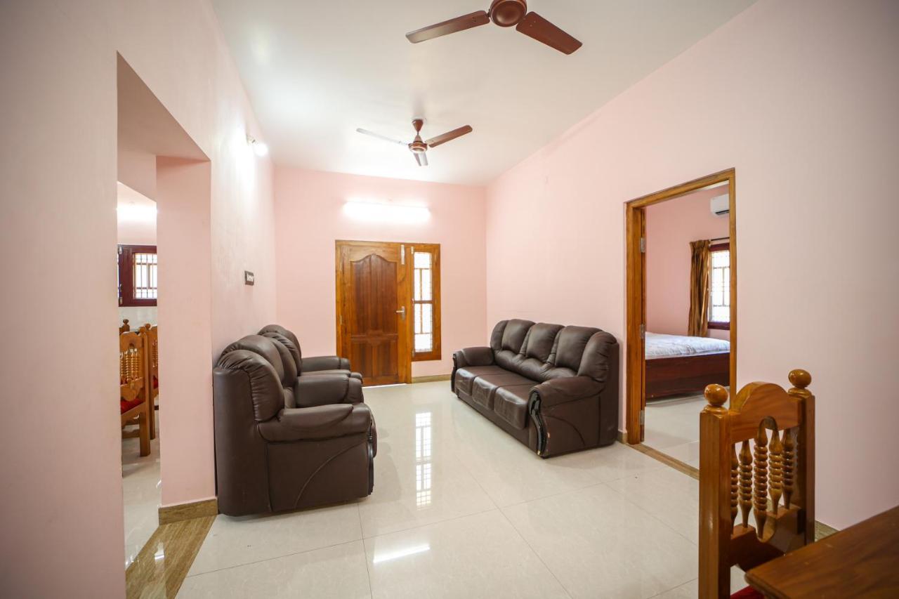 The Pothigai Palace Hotel Kuttalam  Ngoại thất bức ảnh