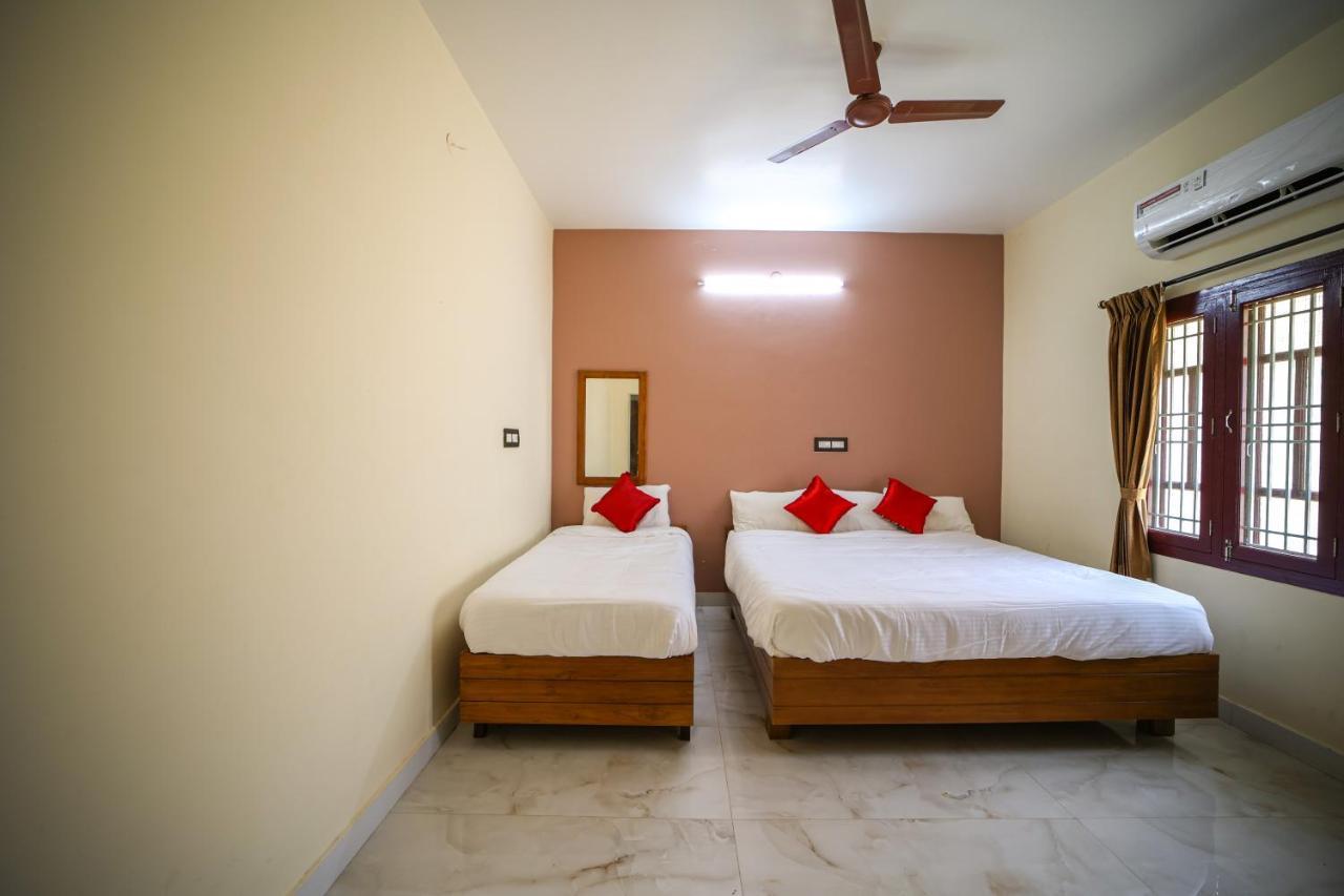 The Pothigai Palace Hotel Kuttalam  Ngoại thất bức ảnh