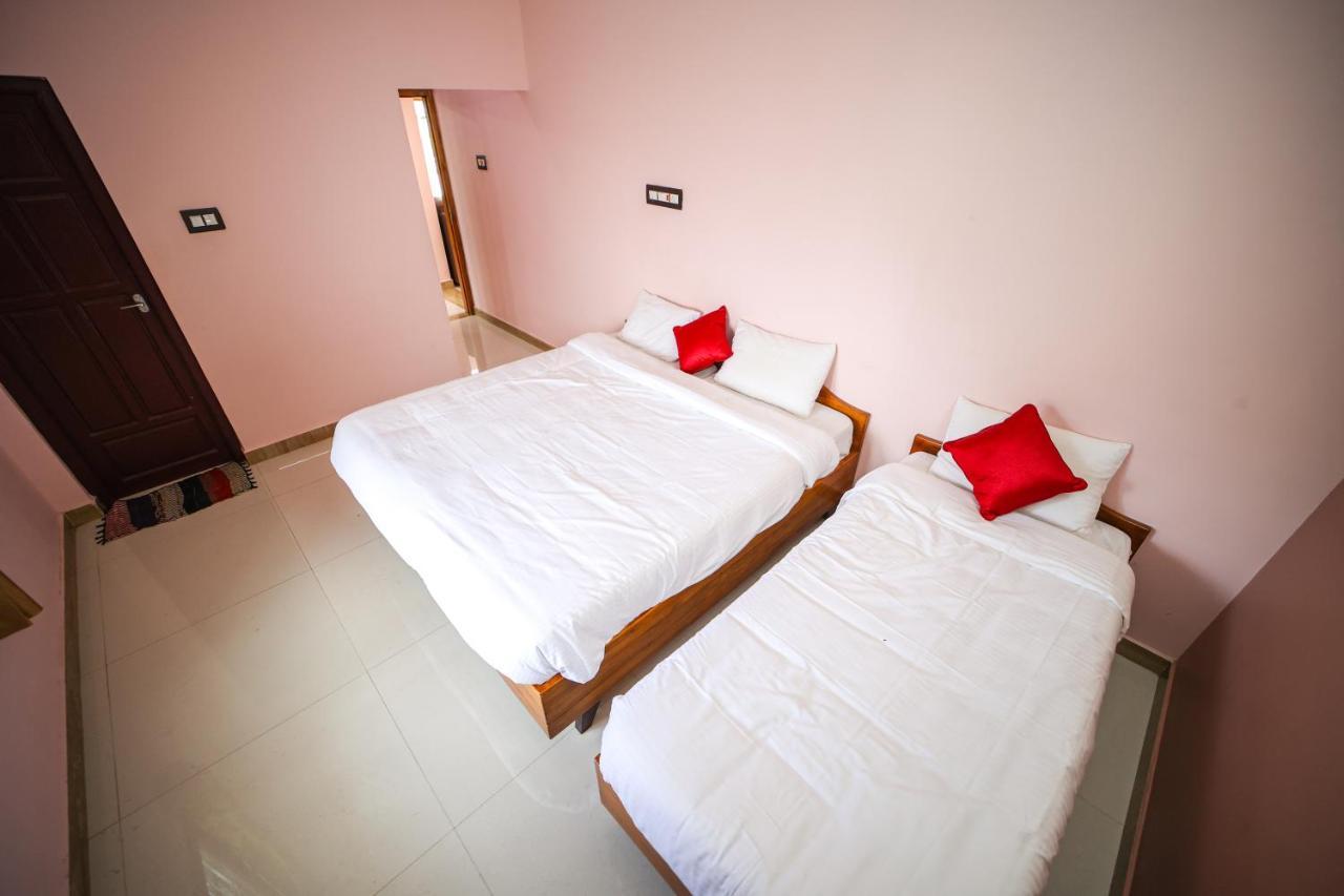 The Pothigai Palace Hotel Kuttalam  Ngoại thất bức ảnh