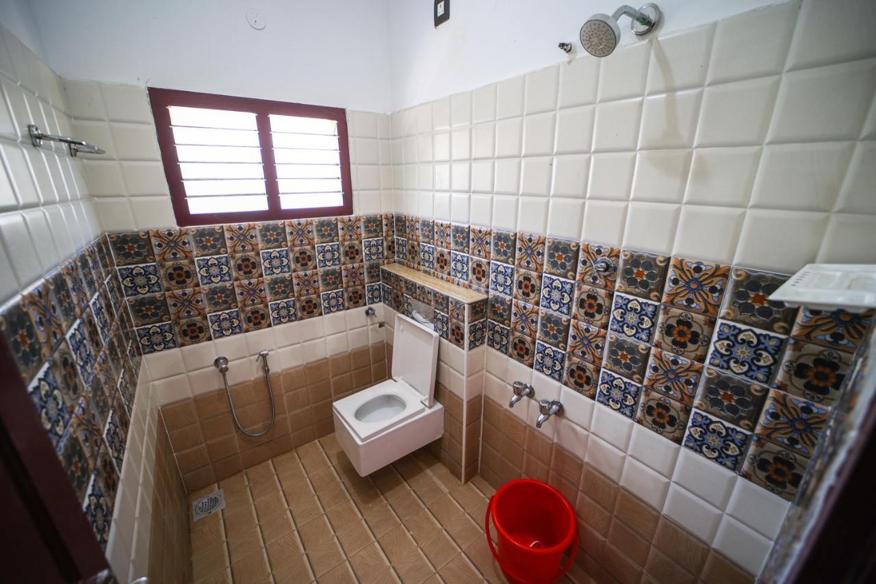 The Pothigai Palace Hotel Kuttalam  Ngoại thất bức ảnh